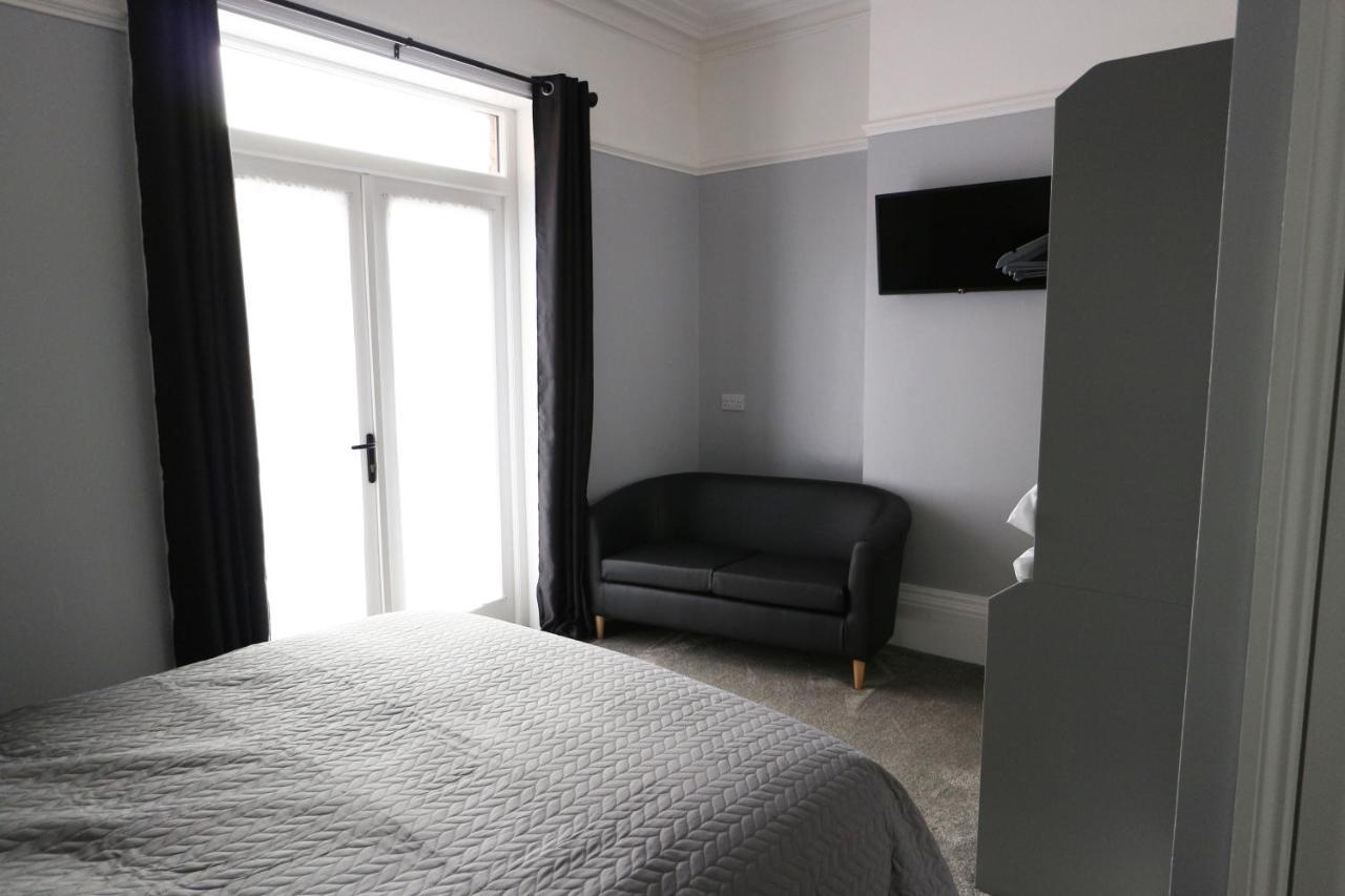 Number 33 Room Only Γουίτμπι Εξωτερικό φωτογραφία