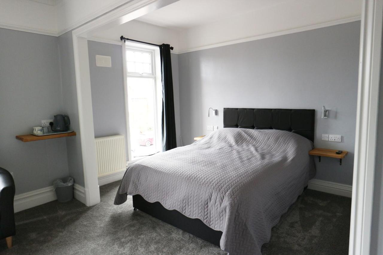 Number 33 Room Only Γουίτμπι Εξωτερικό φωτογραφία